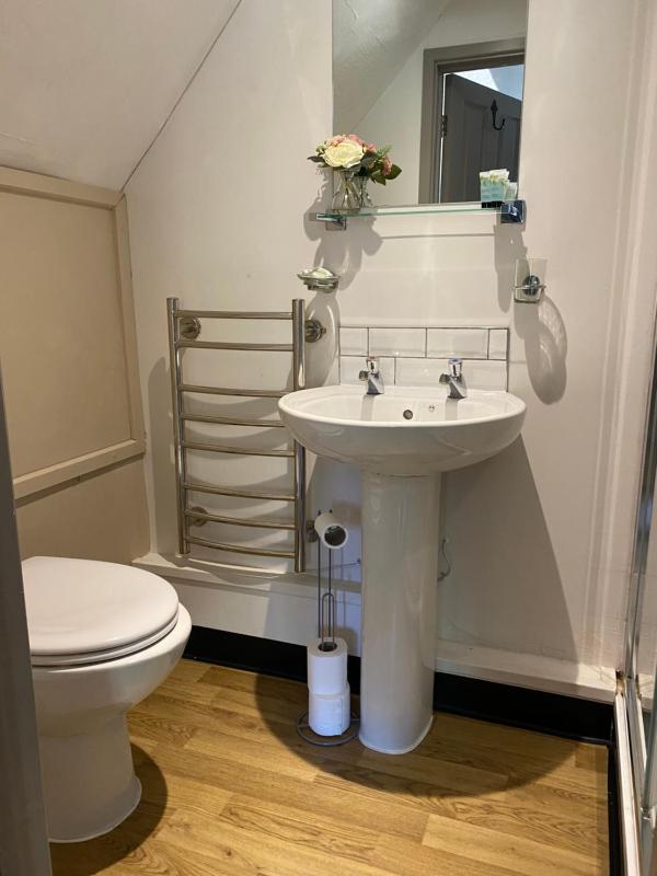 Standard Single Room with Shower image 3
