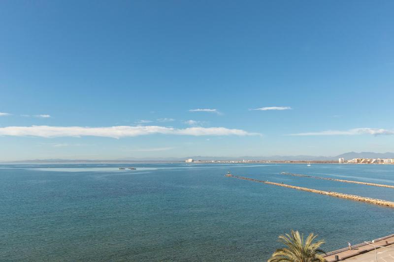 Double or Twin Room with Sea View image 4