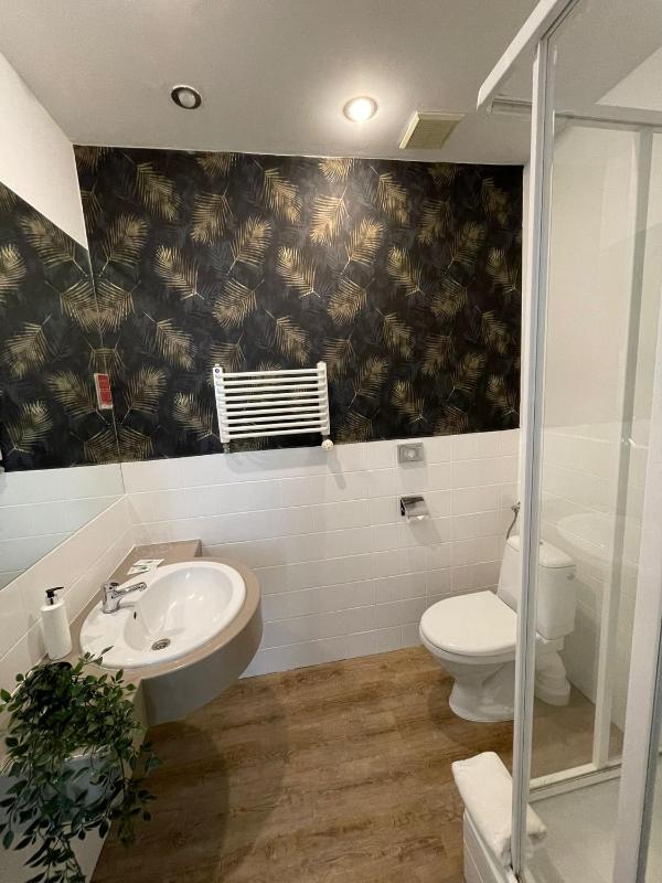 Double Room image 2