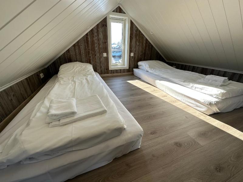 One-Bedroom Cottage with Sea View image 3