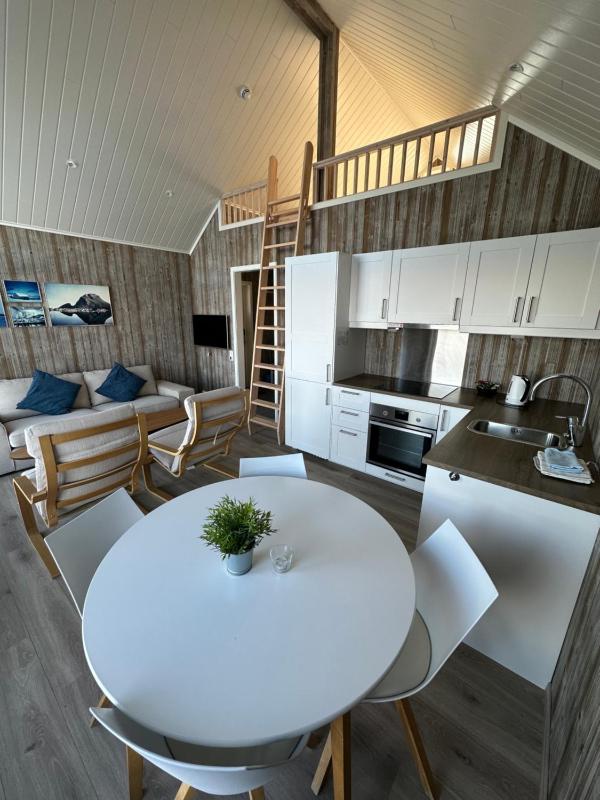 One-Bedroom Cottage with Sea View image 2