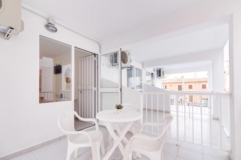Garau Petit Hotel - image 16