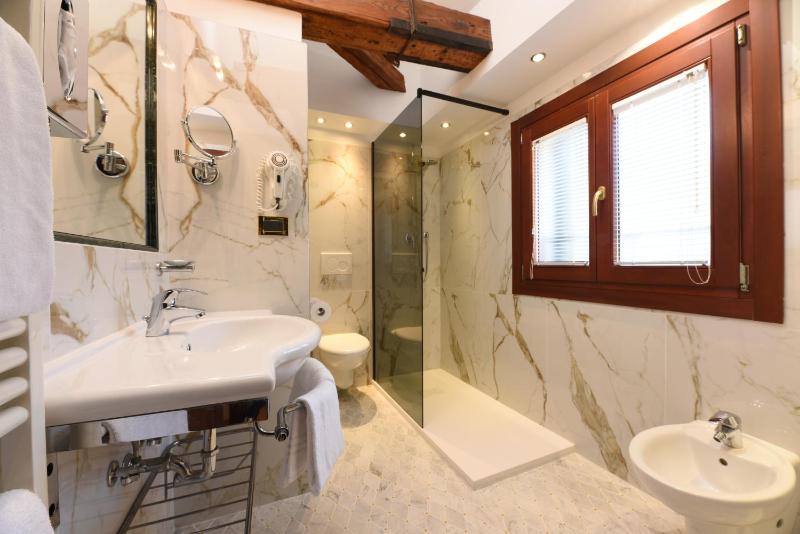 Superior Double Room image 2