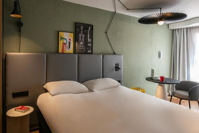 Two Double Rooms next to each other image 2