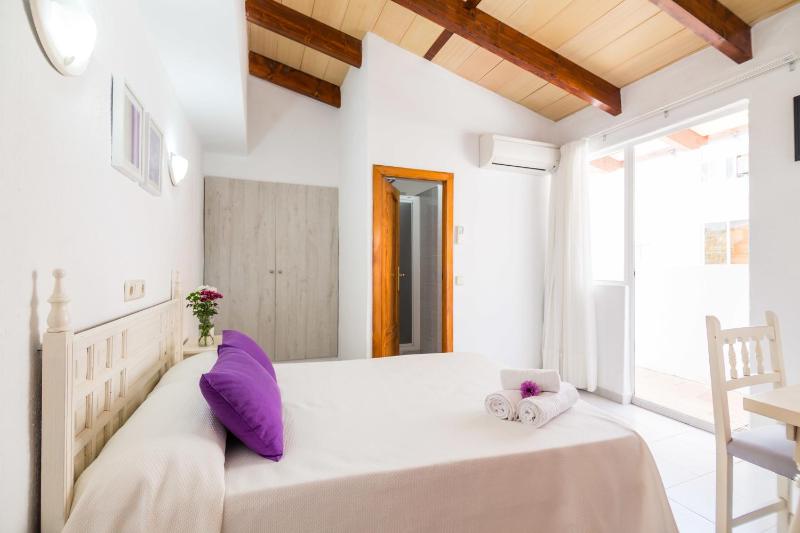 Double Room (1-2 Adults) image 1