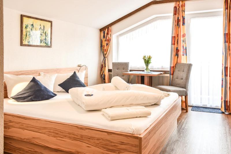 Double Room image 2