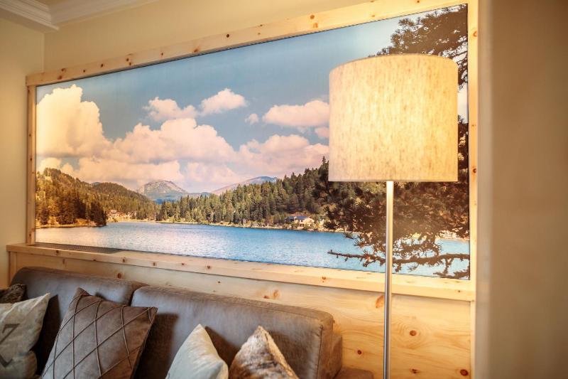 Family Room image 4