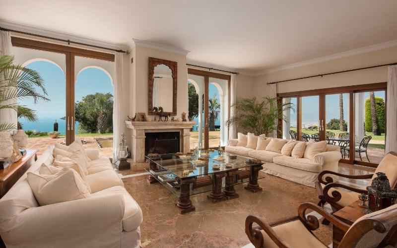 Cubo's Mountain Bayview Luxury Villa - image 30