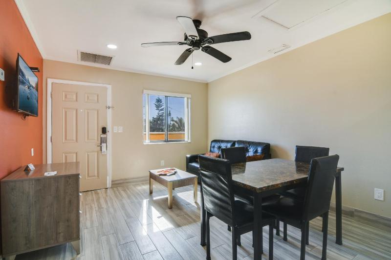 Two-Bedroom Suite - Non-Smoking image 2