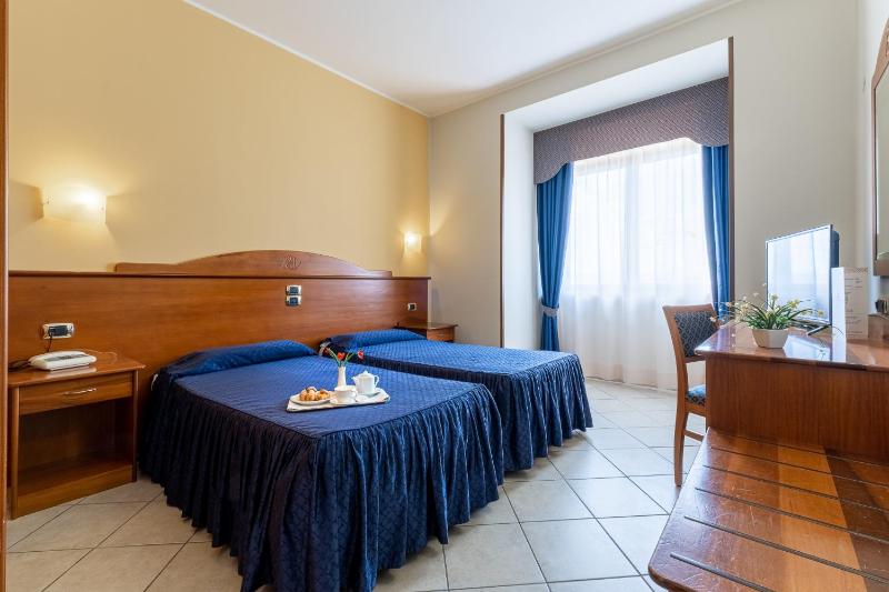 Single Room image 4