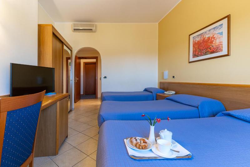 Triple Room image 3