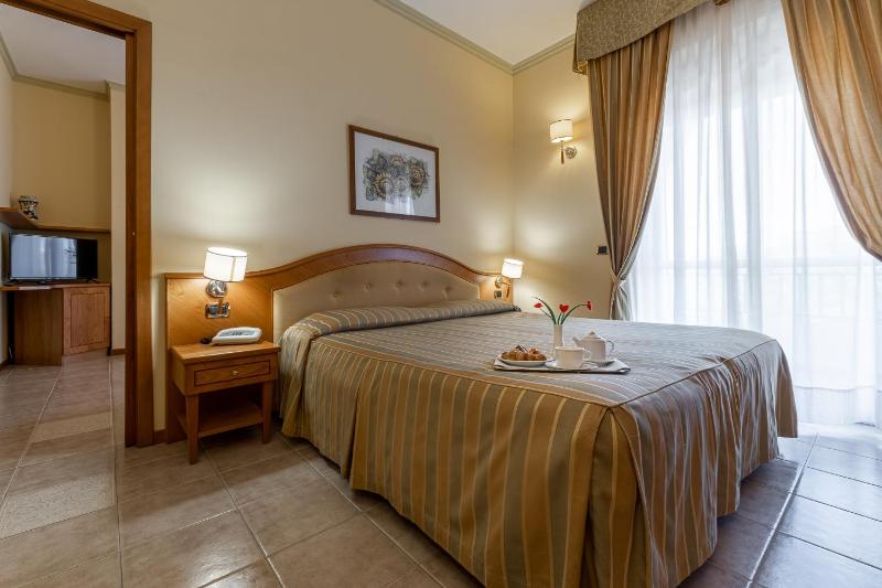 Quadruple Room image 1