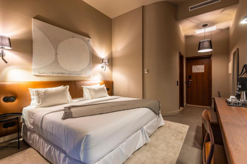 Premium Double or Twin Room image 4