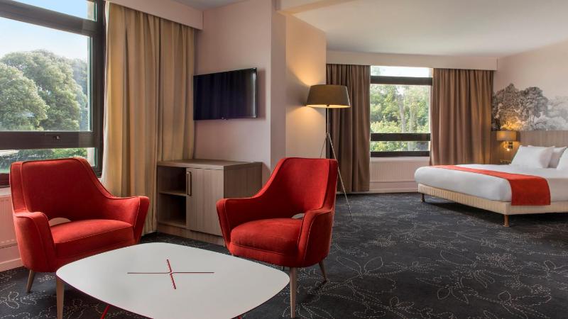 Standard Room image 4