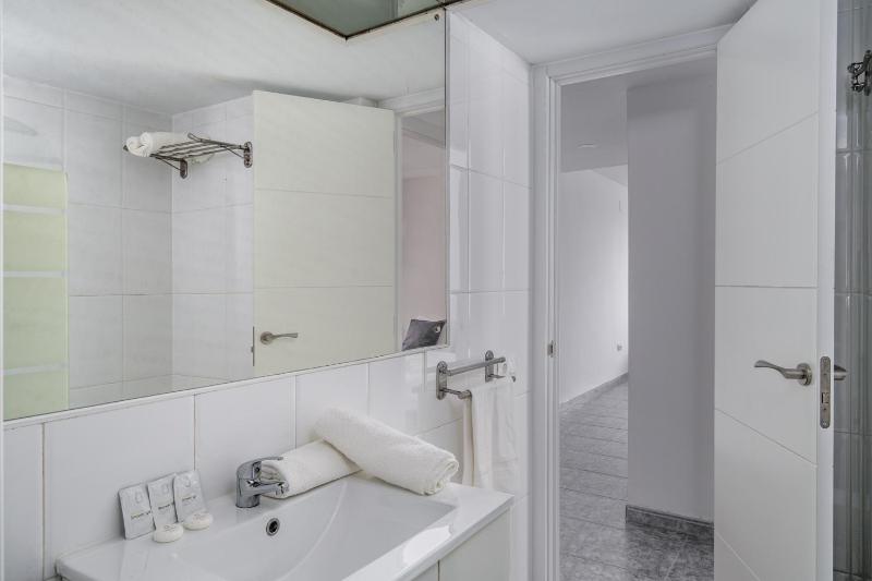 Central flat with pool by Costarentals - Ref 171 - image 12
