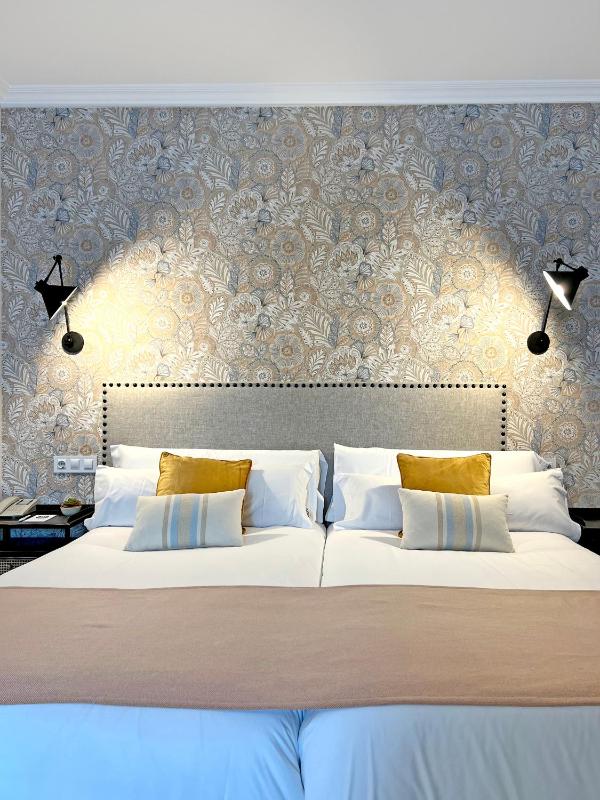 Double or Twin Room image 3