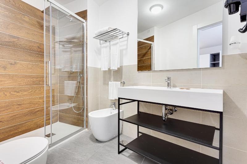 Two-Bedroom Apartment with Balcony (5 Adults) image 2