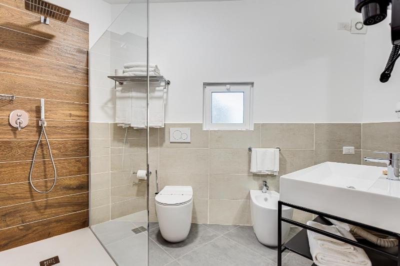 Two-Bedroom Apartment (5 Adults) image 2