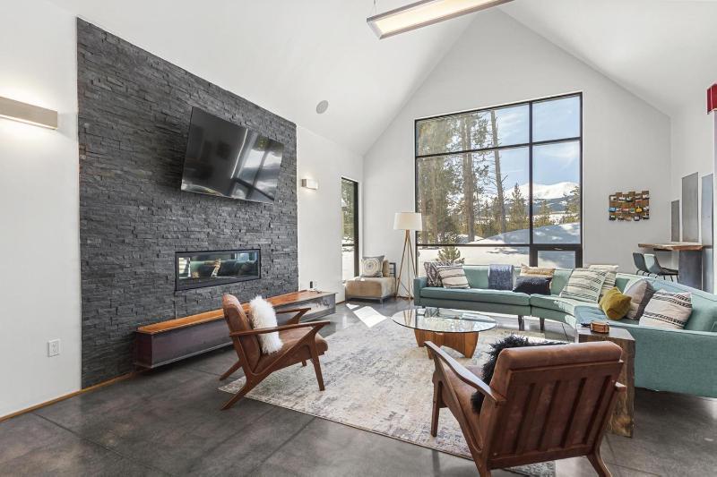 Modern Alpine Escape - image 37