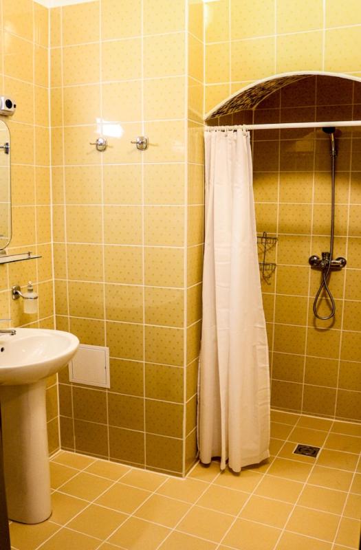 Small Single Room image 3