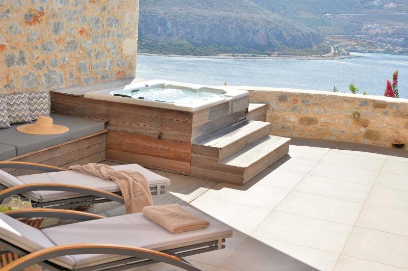 Junior Suite with Hot Tub image 1