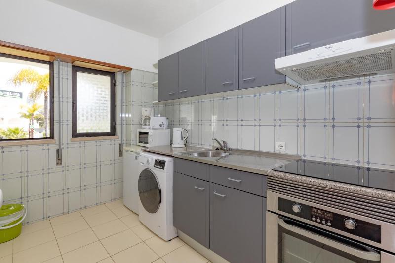 Studio Apartment image 4