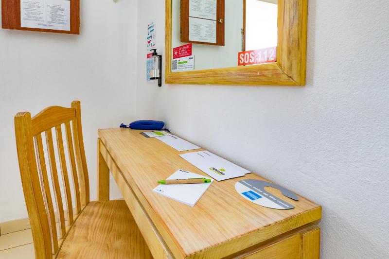 Studio Apartment with Pool View image 4