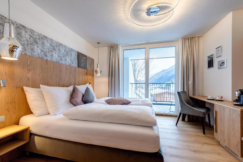 Basic Double Room with limited view  image 1