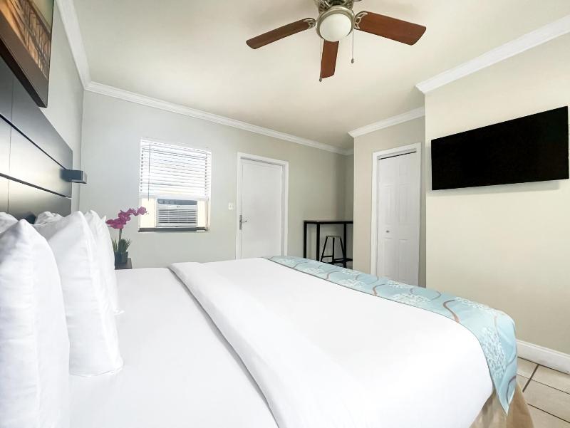 Standard Queen Room image 3