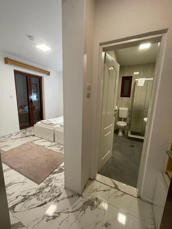 Standard Double or Twin Room with Balcony with Sea View and Old Town View image 2