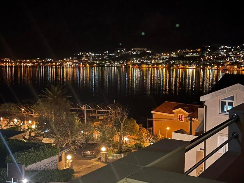 Small Double Room with Balcony and Partial Sea View image 3