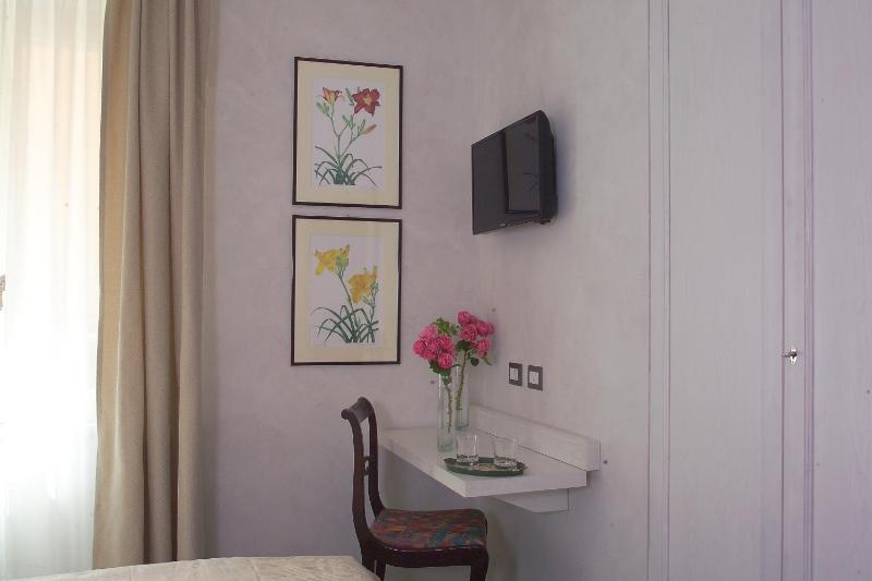 Double Room with Private Bathroom image 3