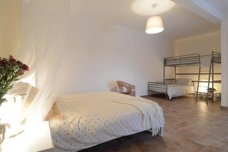 Quadruple Room image 4
