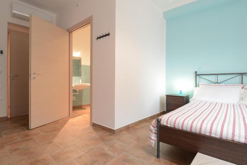 Triple Room image 3