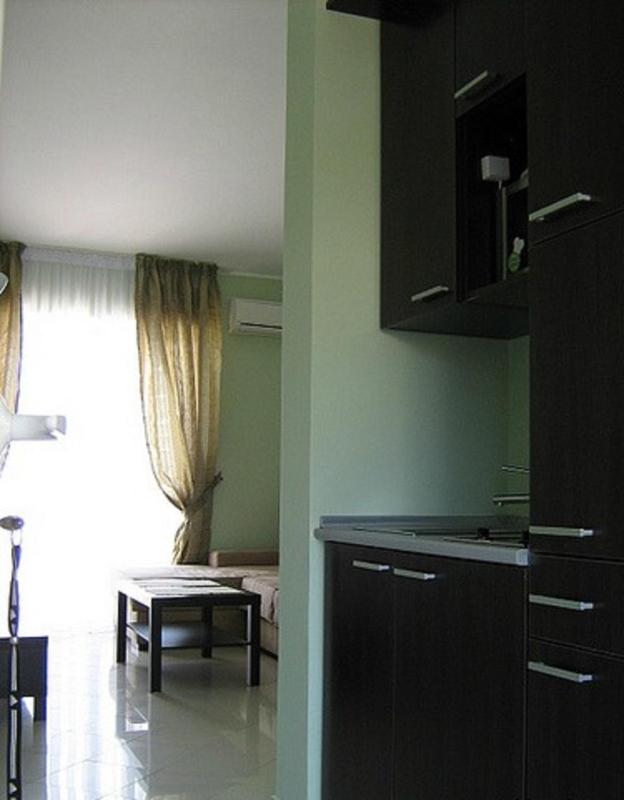 One-Bedroom Apartment with Sea View image 2