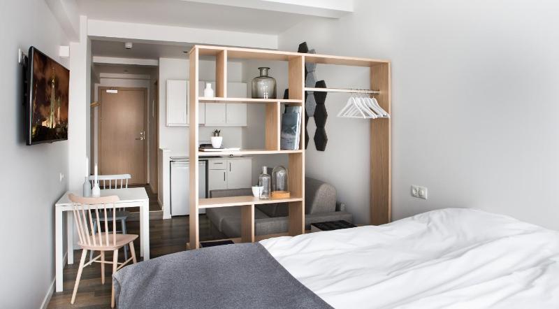 Island Apartments - image 11