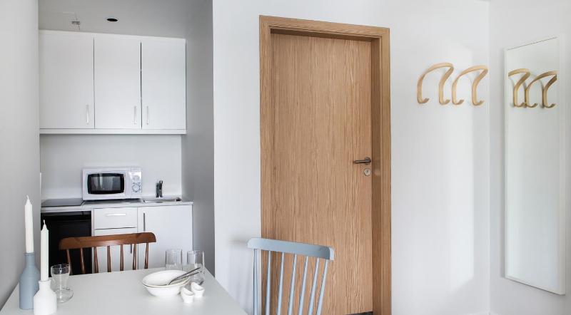 Island Apartments - image 16