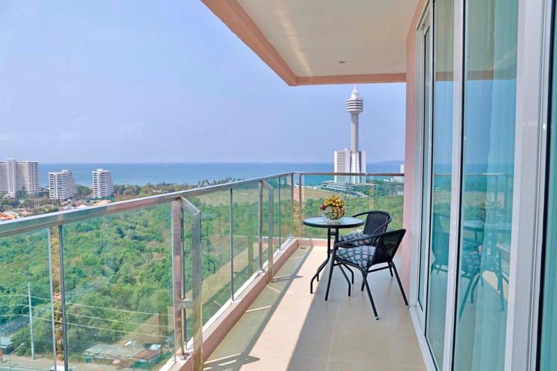 Pattaya Jomtien Apartments l Guest Friendly l Waterpark Gym Sauna Jacuzzi - image 33
