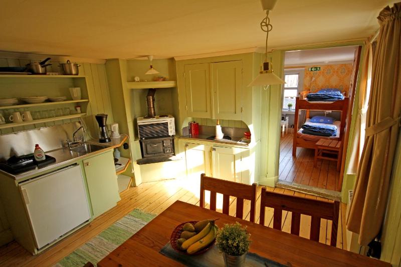 One-Bedroom Apartment (3 Adults) image 2