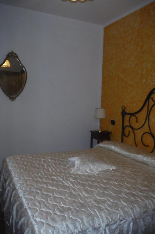 Standard Double or Twin Room image 2