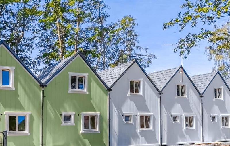Lovely Home In Miedzywodzie With Wifi - image 1