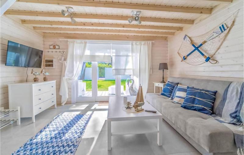 Lovely Home In Miedzywodzie With Wifi - image 8