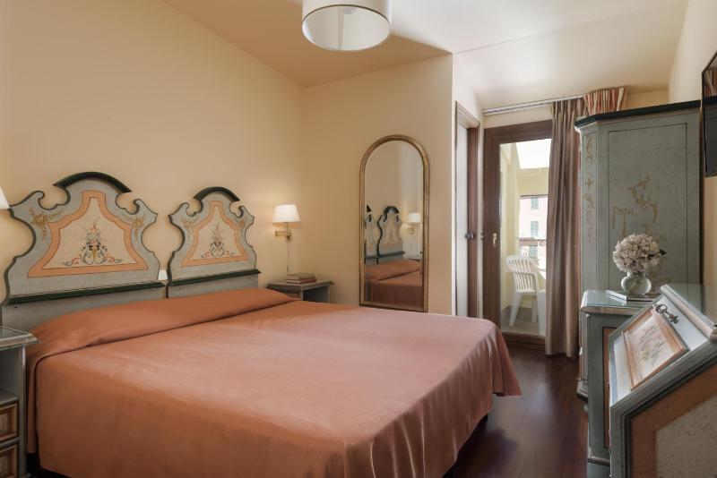 Economy Double or Twin Room image 3