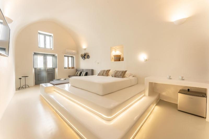 Master Suite with Caldera View and outdoor Hot Tub - Private Terrace image 4