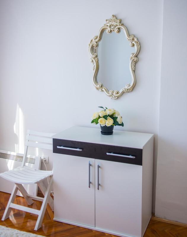 Elegant Avenue Escape - image 2
