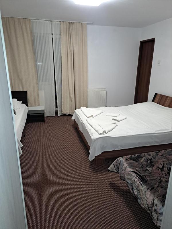 Double Room image 2