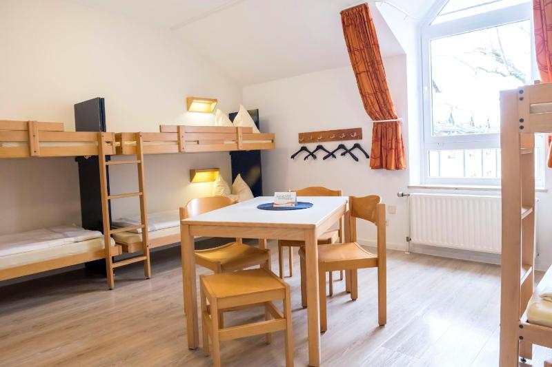 Quadruple Room with Shared Bathroom image 3