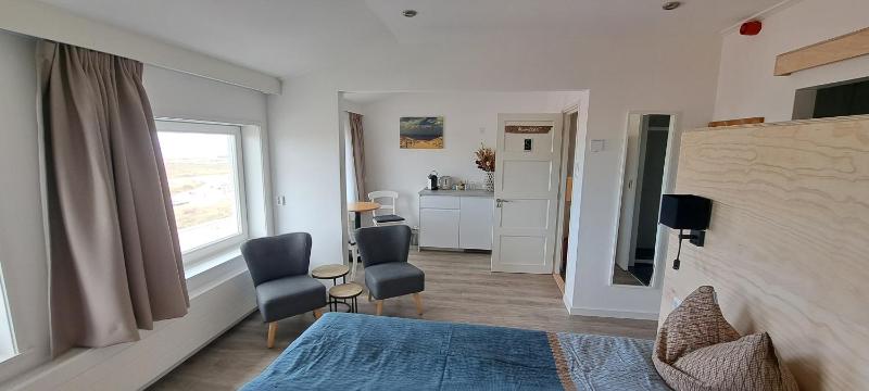 Standard Double Room with Sea View image 3