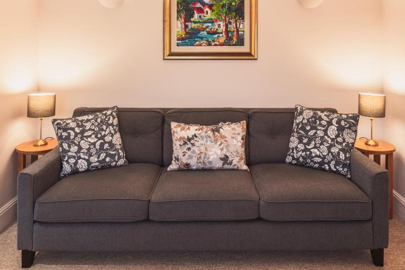 One-Bedroom Apartment image 2