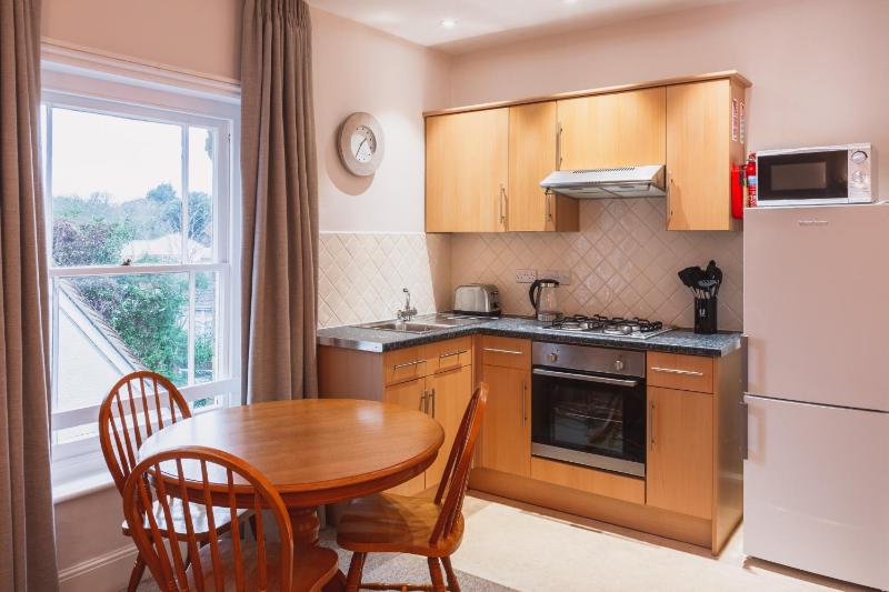 One-Bedroom Apartment image 3